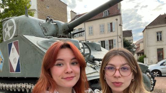 Deux étudiantes en Histoire de l’art de l’uB se sont mises au défi de restaurer le char Duguay-Trouin