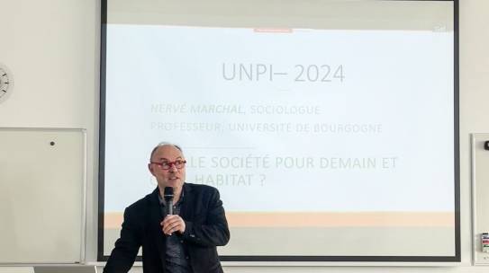 Conférence d’Hervé Marchal, professeur de sociologie à l’uB, sur les logements du futur